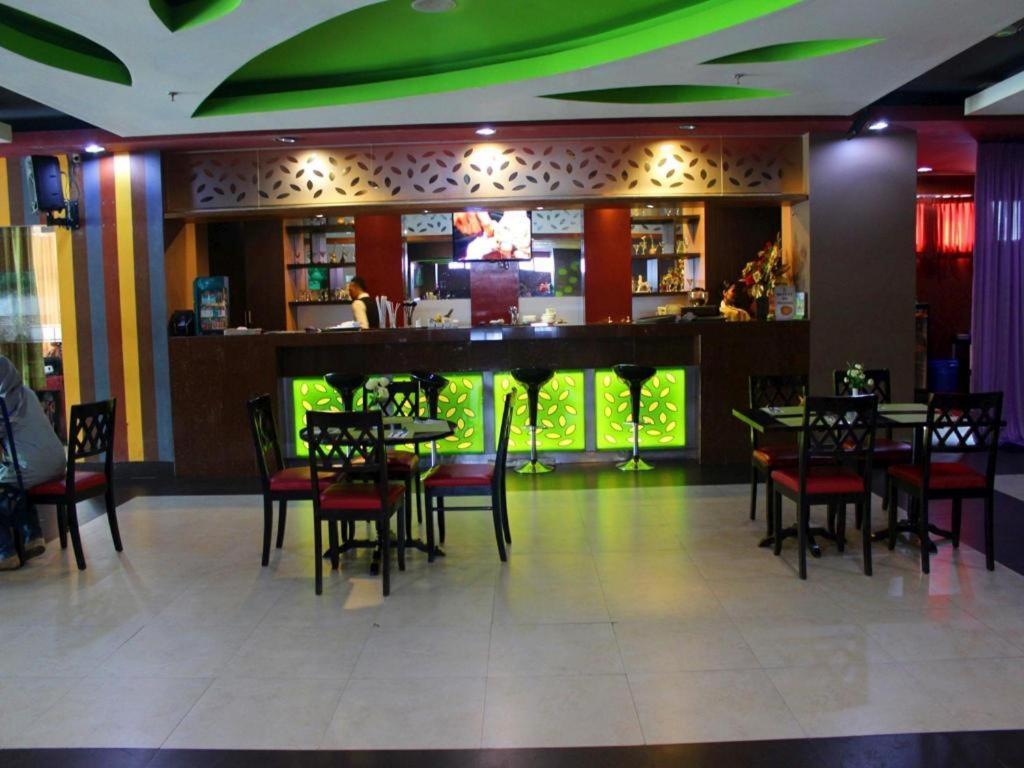 Grand Abe Hotel Джаяпура Екстериор снимка