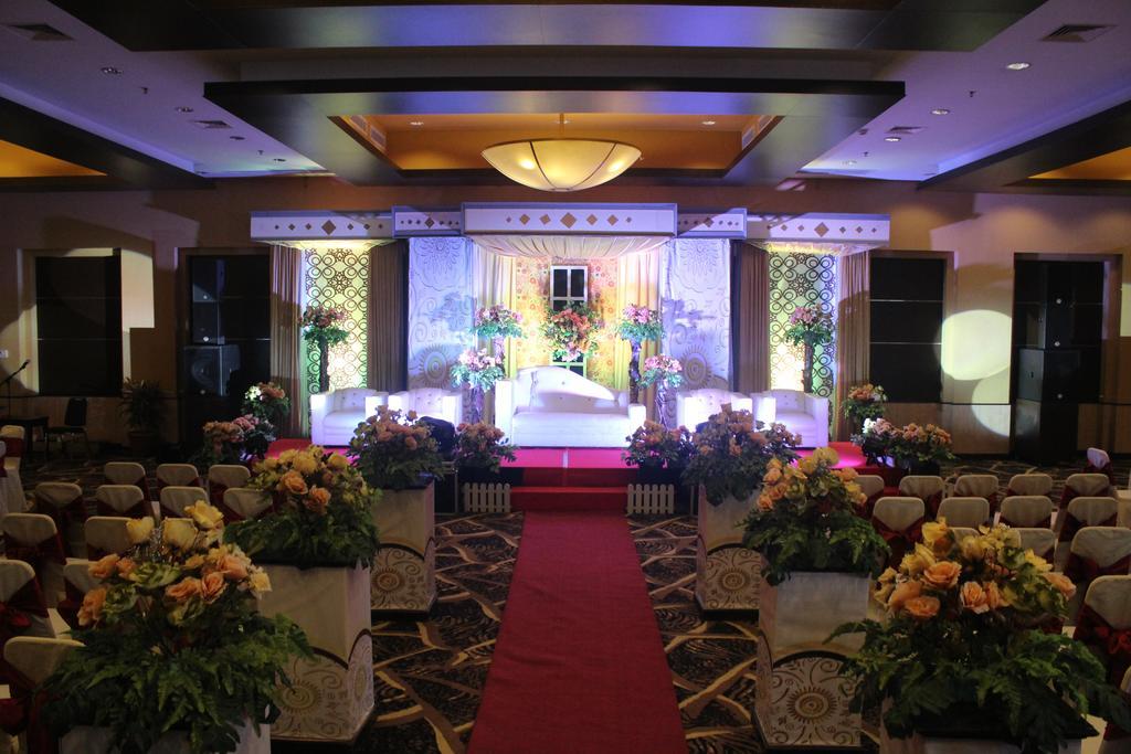 Grand Abe Hotel Джаяпура Екстериор снимка